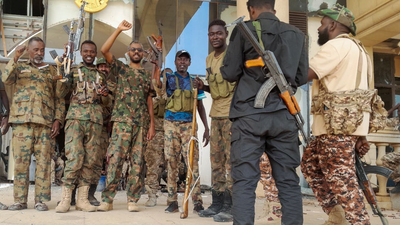 سوپای سوودان فڕۆکەخانەی نێودەوڵەتی خەرتووم کۆنترۆڵ دەکاتەوە