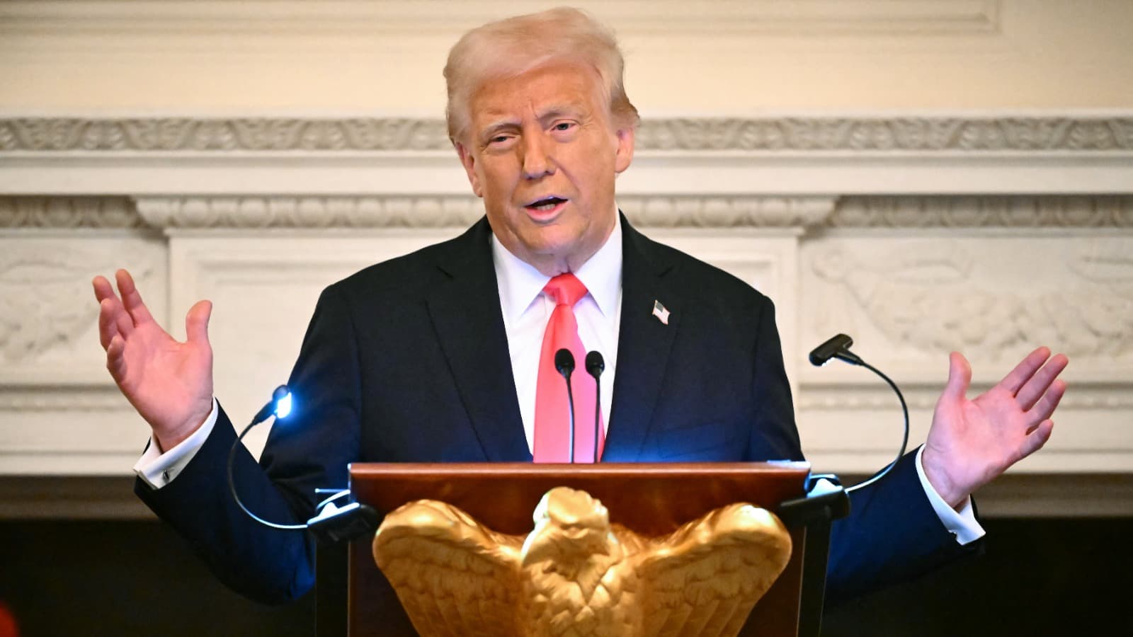 ترەمپ توڕەیە لە پووتین و هەڕەشەی باجی زیادە لەسەر نەوتی ڕووسیا دەکات