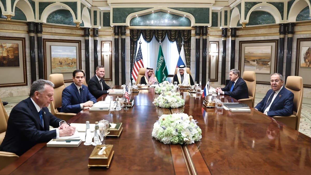 بەرپرسێکی ڕووسیا: هەفتەی داهاتوو دیدارێک لە نێوان ڕووسیا و واشنتن ئەنجام دەدرێت