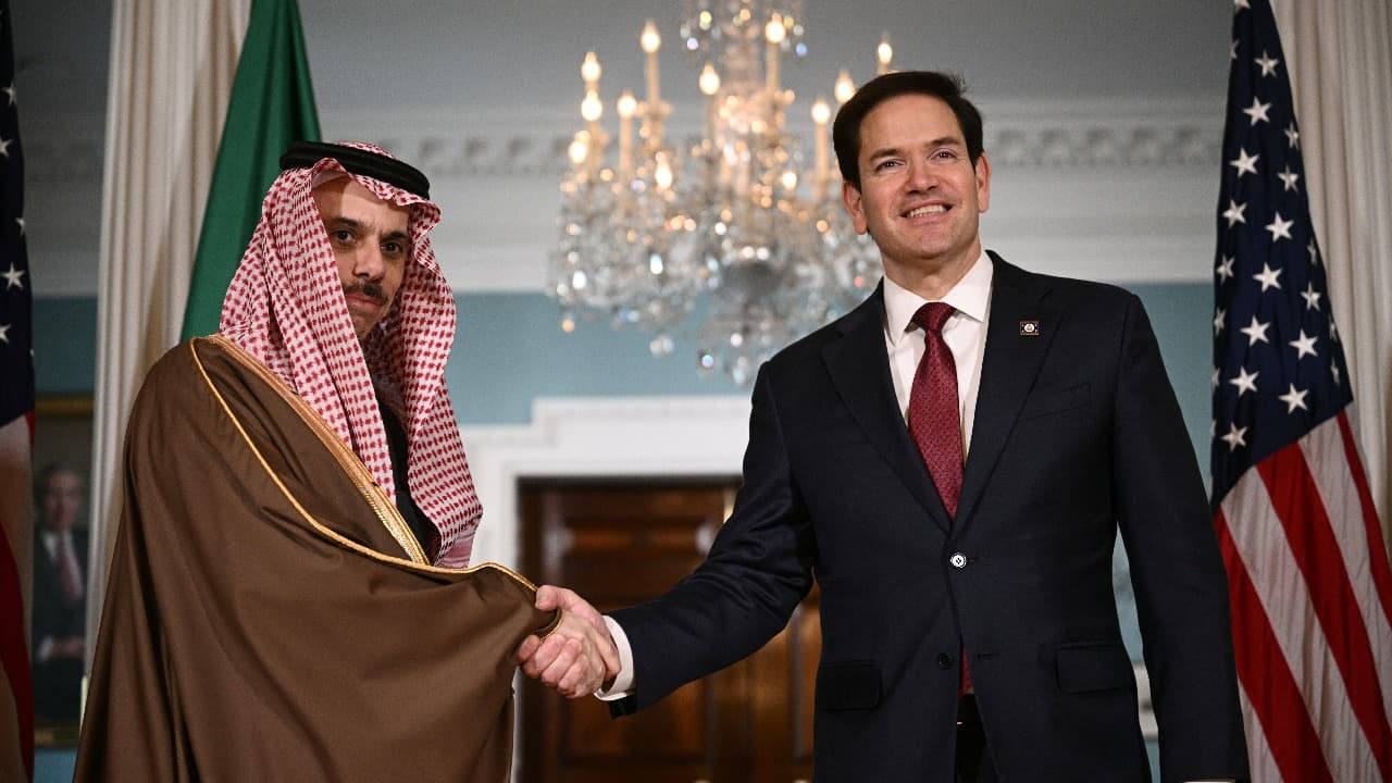 وەزیری دەرەوەی سعوودییە لە واشنتن لەگەڵ هاوتاکەی  تاوتوێی پرسە ستراتیژییەکان دەکەن