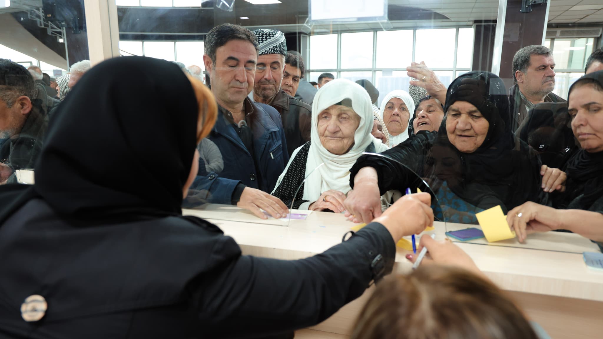 بۆ دابەشکردنی مووچە سبەی بانکەکان کراوە دەبن