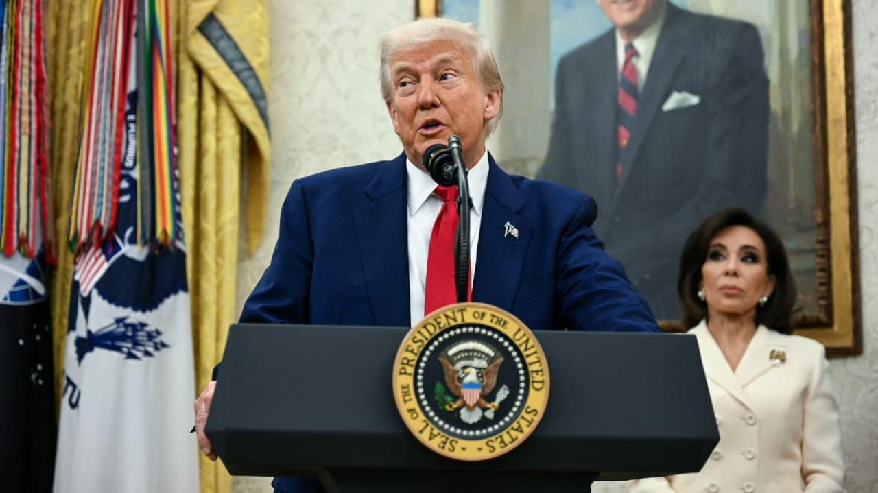 دادگای فیدراڵی ئەمریکا بڕیارەکەی ترەمپی بۆ  سەپاندنی پێناسی گومرگی هەڵوەشاندەوە