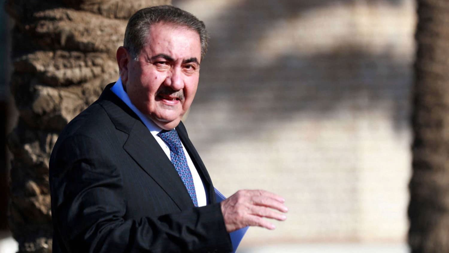 هۆشیار زێباری: بڕینی مووچە دەكەینە پرسێكی نێودەوڵەتی