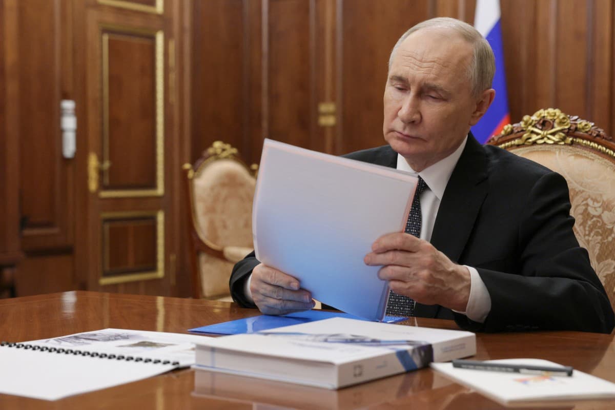 پووتین: لەگەڵ زێلێنسکی کۆدەبمەوە بەڵام ماوەی سەرۆکایەتییەکەی کۆتاییهاتووە