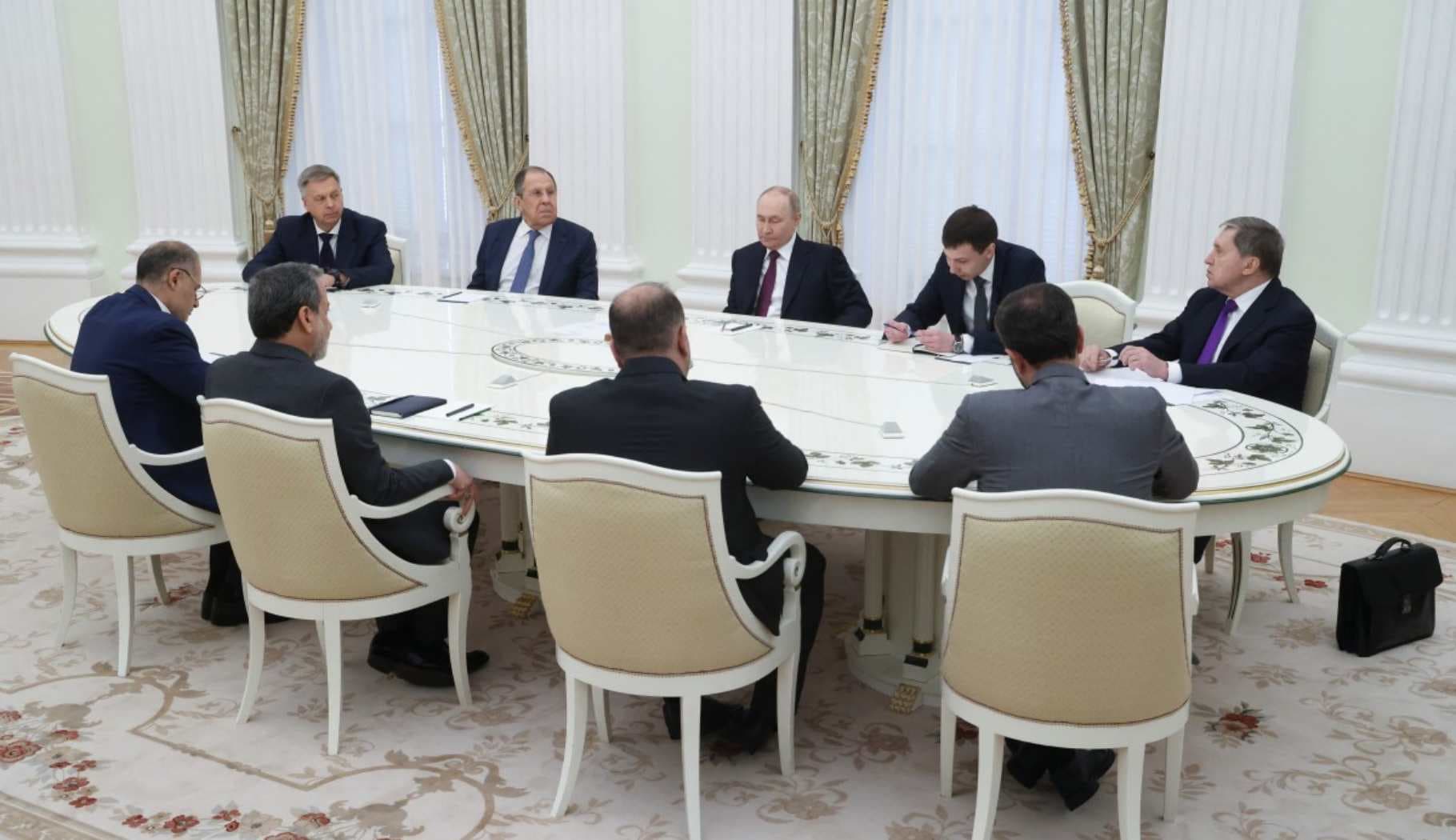 پووتین: هێرشەکانی سەر ئێران بێ پاساون