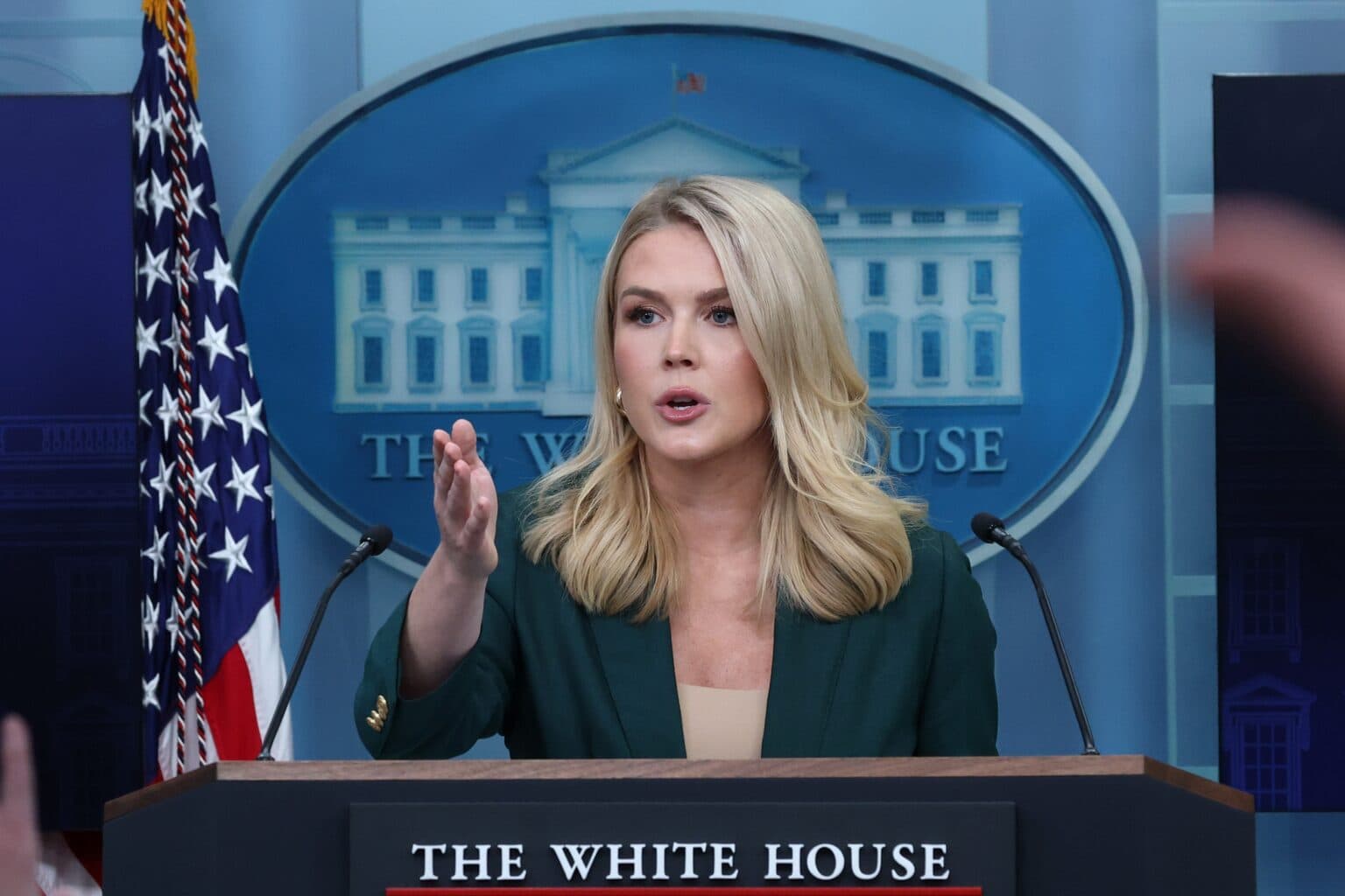 کۆشکی سپی ڕەتی دەکاتەوە ئێران پێش هێرشەکە یۆرانیۆمی پیتێنراوی گواستبێتەوە