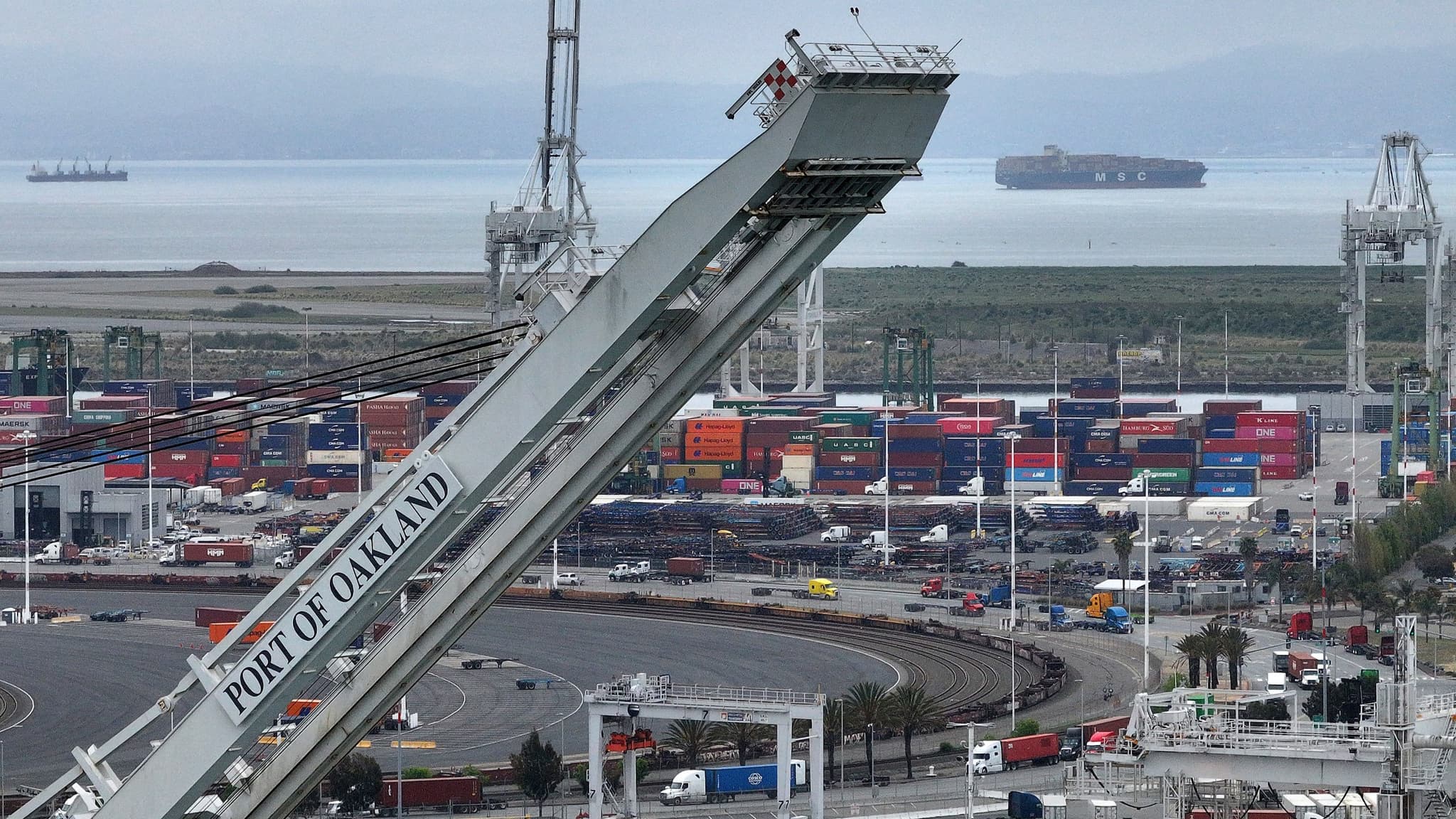 چین: ئەمریکا بەشێک لە ڕێکارە تووندەکانمان لەسەر هەڵدەگرێت