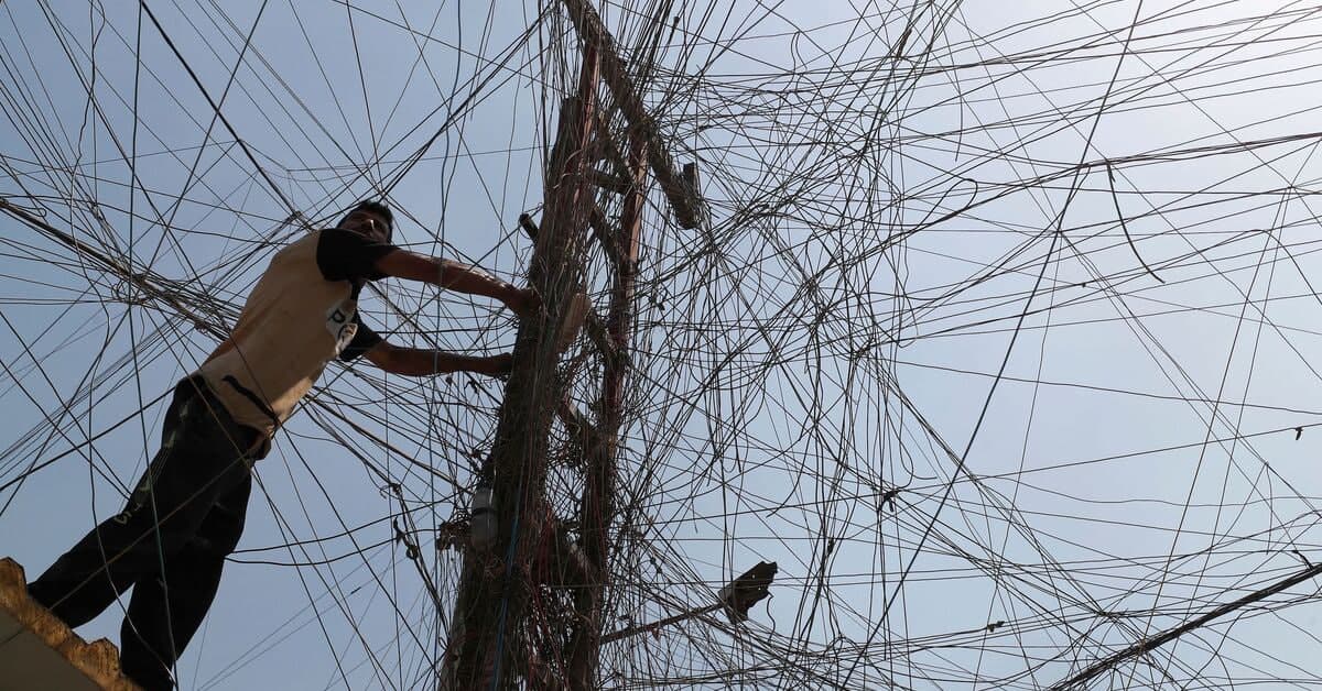 ڕوانگەیەکی ئابووری: عێراق نیوەی پێداویستیی خۆی لە کارەبا بەرهەم دەهێنێت