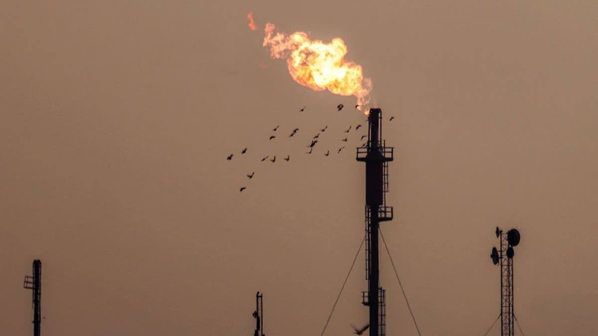 دوای ڕاگرتنی لەلایەن تورکیاوە، دوو ڕێگای جێگرەوە بۆ هەناردەی نەوتی عێراق پێشنیاز دەکرێت