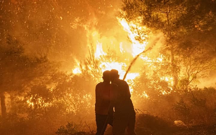 77 کەس بەهۆی ئاگرەکەی تورکیا بریندار بوون