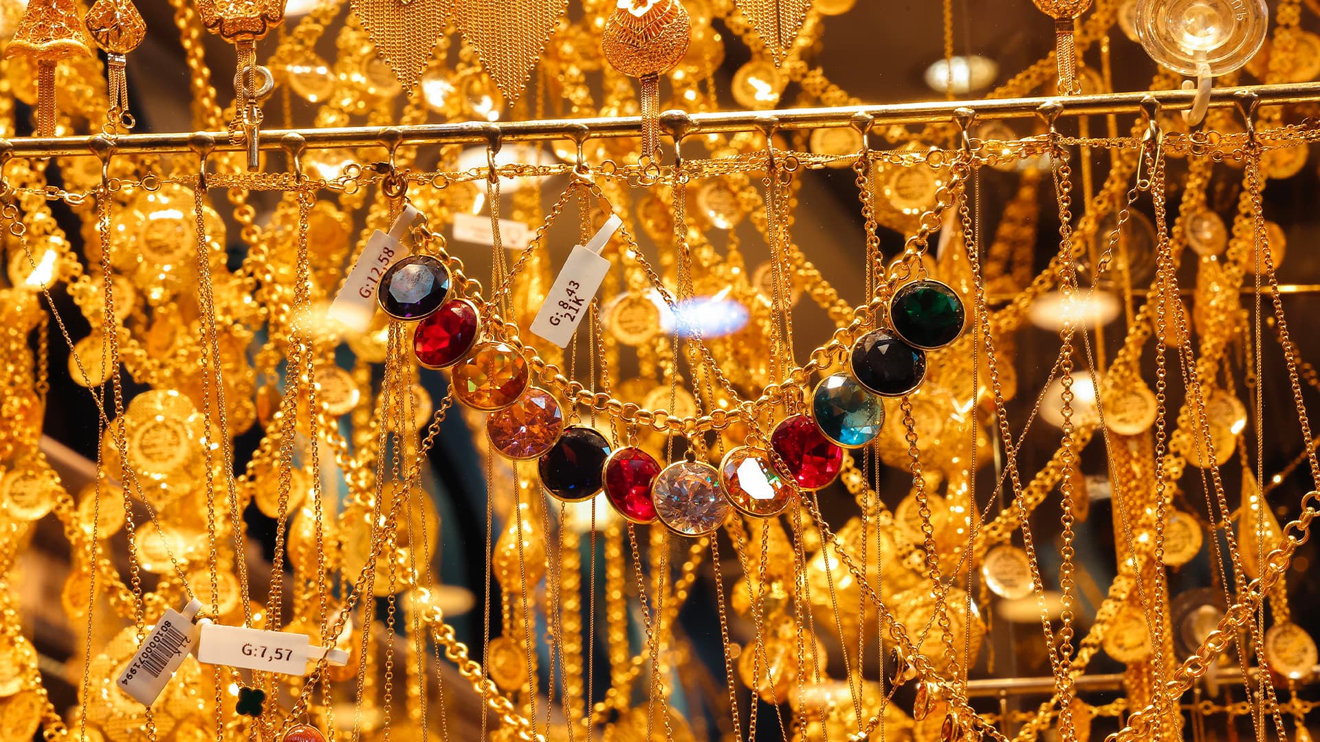 بەراورد بە دوێنێ مسقاڵێک زێڕ 40 هەزار دینار دابەزی