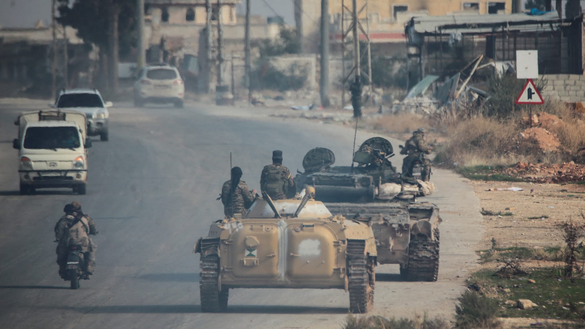 شاری حەما؛ ئۆپۆزسیۆن پێشڕەوی دەکات و سوپای سووریاش کشانەوە ڕەتدەکاتەوە