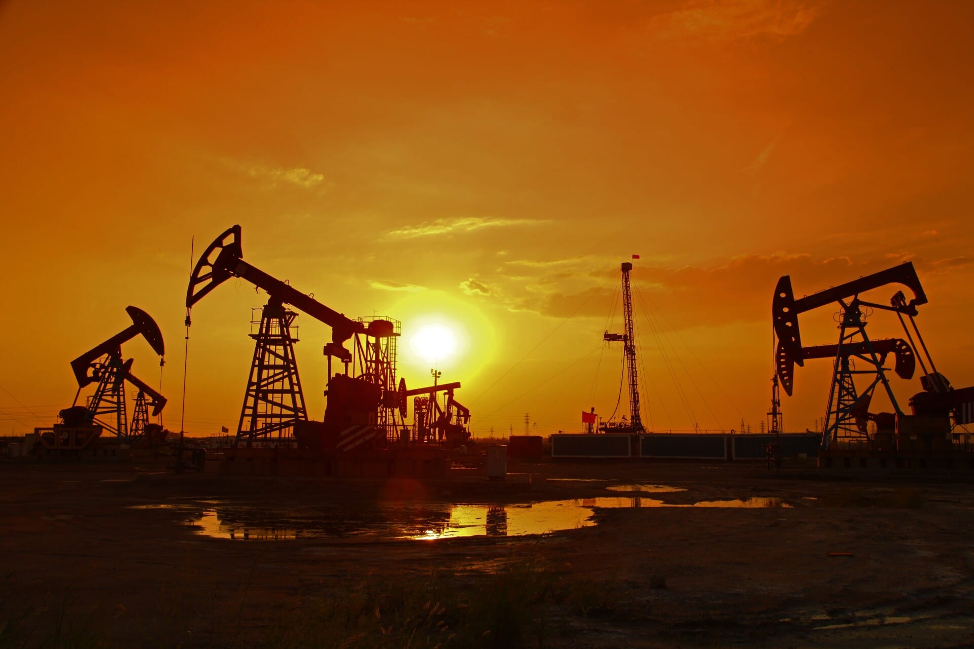 سووریا بۆ دەستپێکردنەوەی وەبەرهێنان بانگێشتی کۆمپانیا نەوتییەکان دەکات