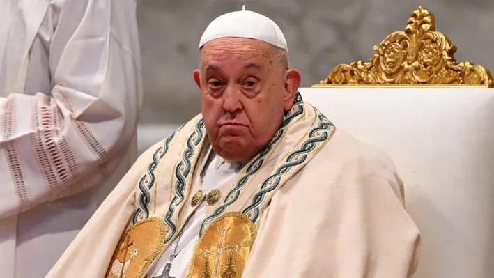 پاپا فرانسیس نەخۆشخانە جێدەهێڵێت