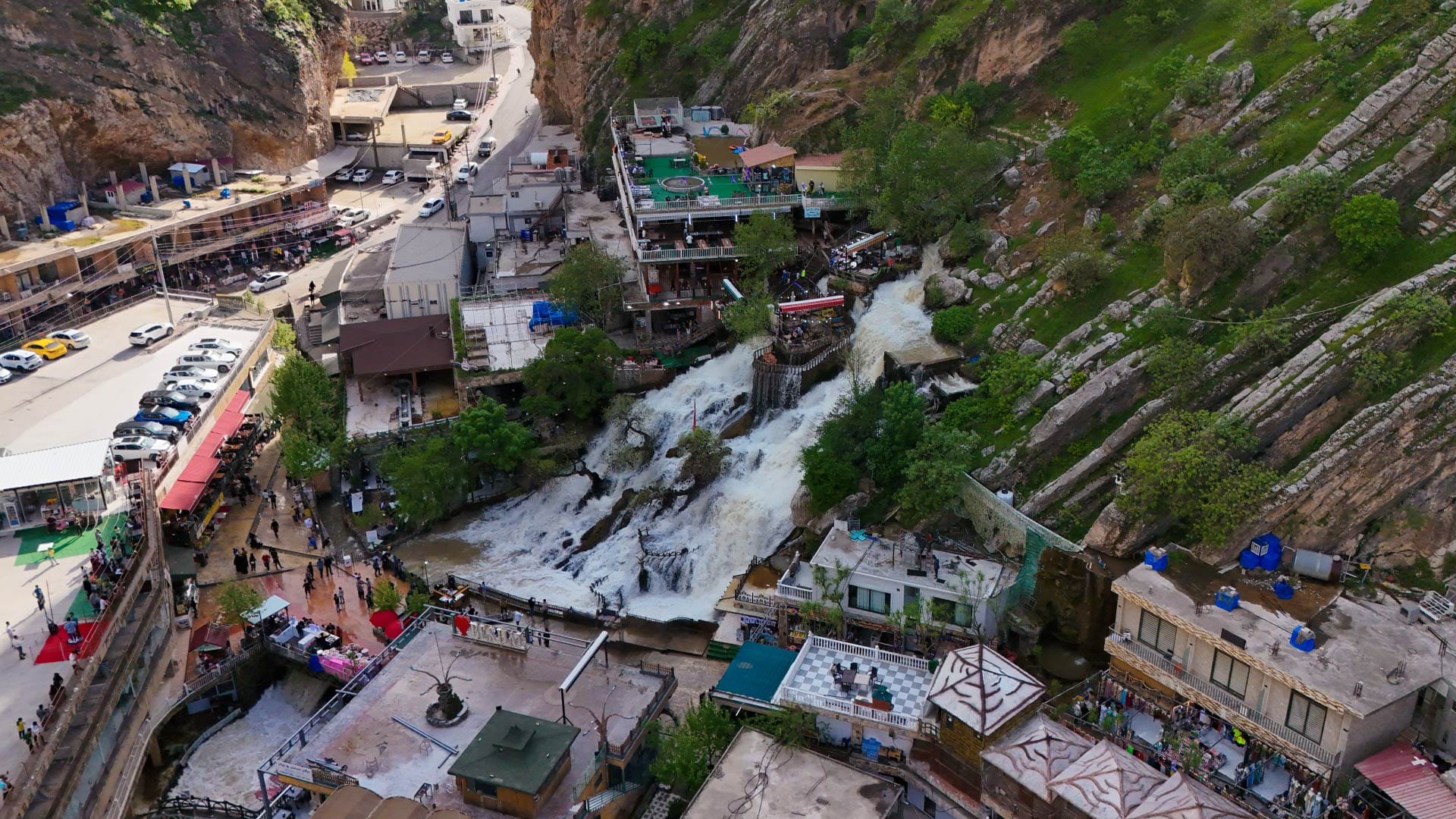 بەهۆی پشووەکانی جەژن پێشبینی هاتنی زیاتر لە 100 هەزار گەشتیار بۆ هەرێمی کوردستان دەکرێت