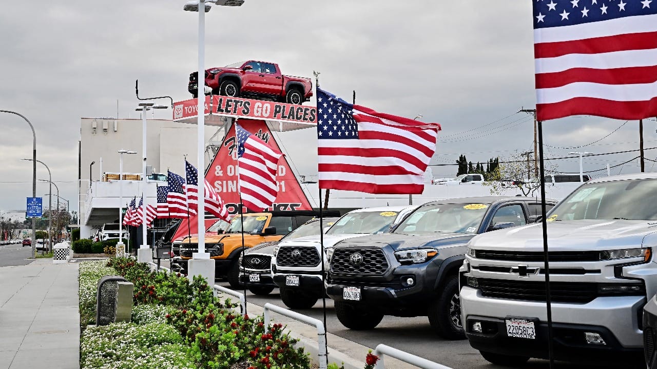 بڕیارەکانی ترەمپ بۆ گومرک جێبەجێ دەکرێن