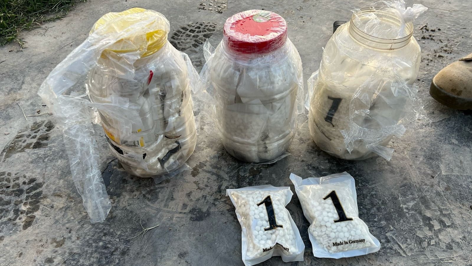 پاسەوانی سنووری عێراق دەستبەسەر 30 هەزار حەبی کەپتاگۆندا دەگرێت