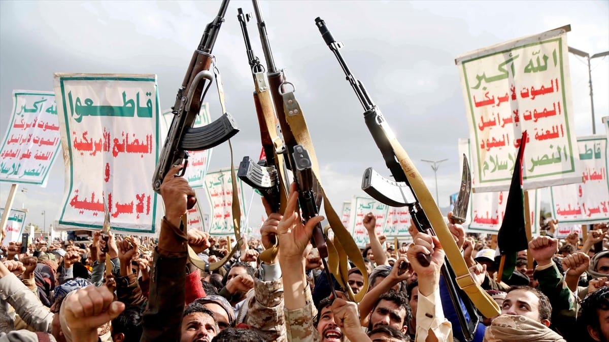 ئێران هێزەکانی لە یەمەن دەکشێنێتەوە