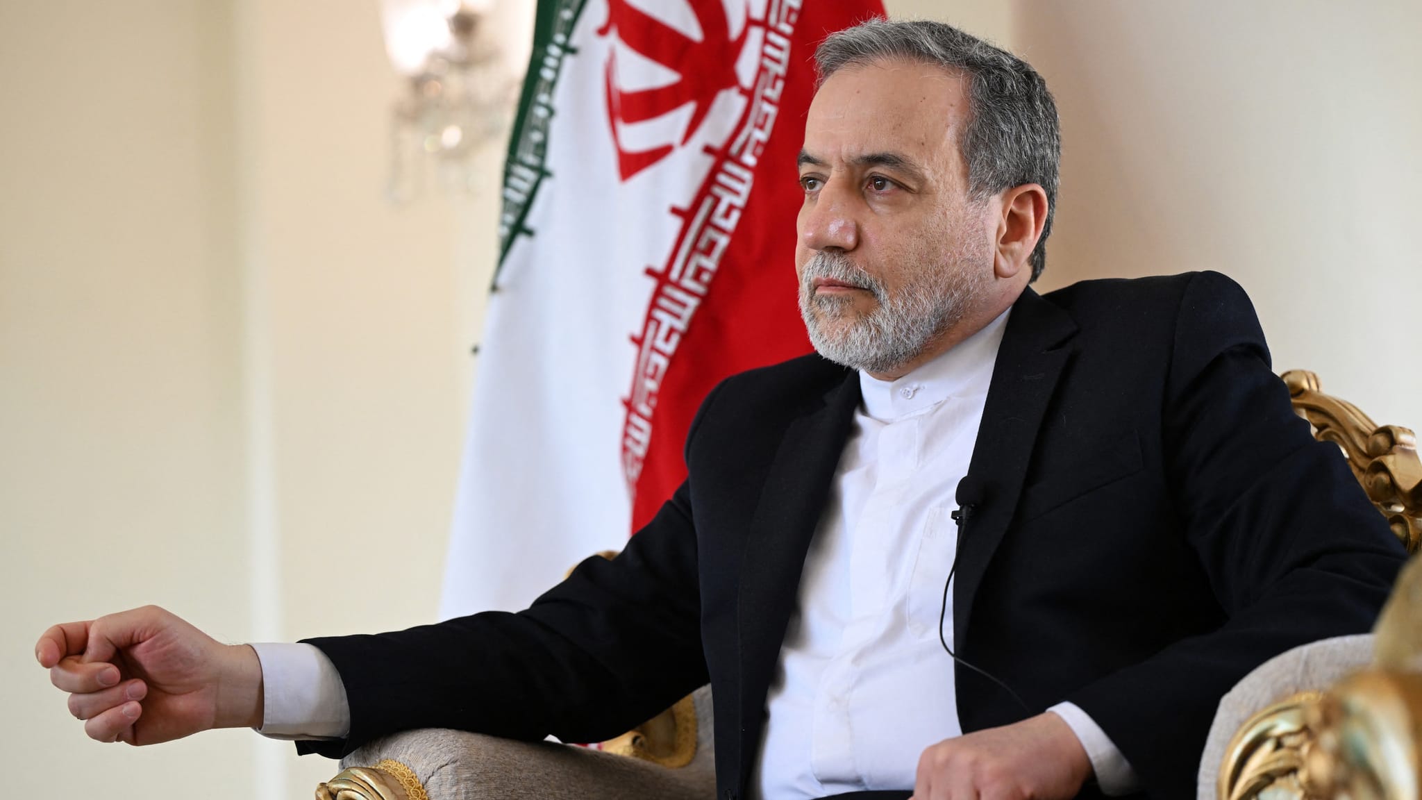 عەباس عێراقچی: ئێمە هیچ پەلەیەکمان نییە لە وەڵامدانەوەی ئەمریکا بۆ دانوستان