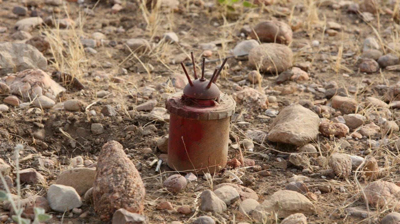 پێنج کەس لە سنووری پێنجوێن بەرمین دەکەون و یەکێکیان قاچێکی دەپەڕێت