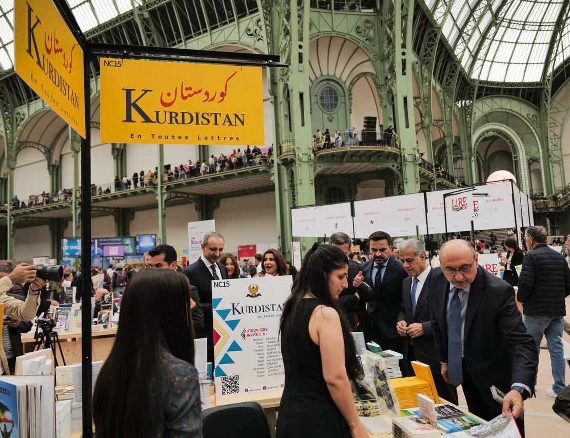 كتێبێكی سەرۆك بارزانی لە فێستیڤاڵی كتێب لە پاریس نمایش دەكرێت