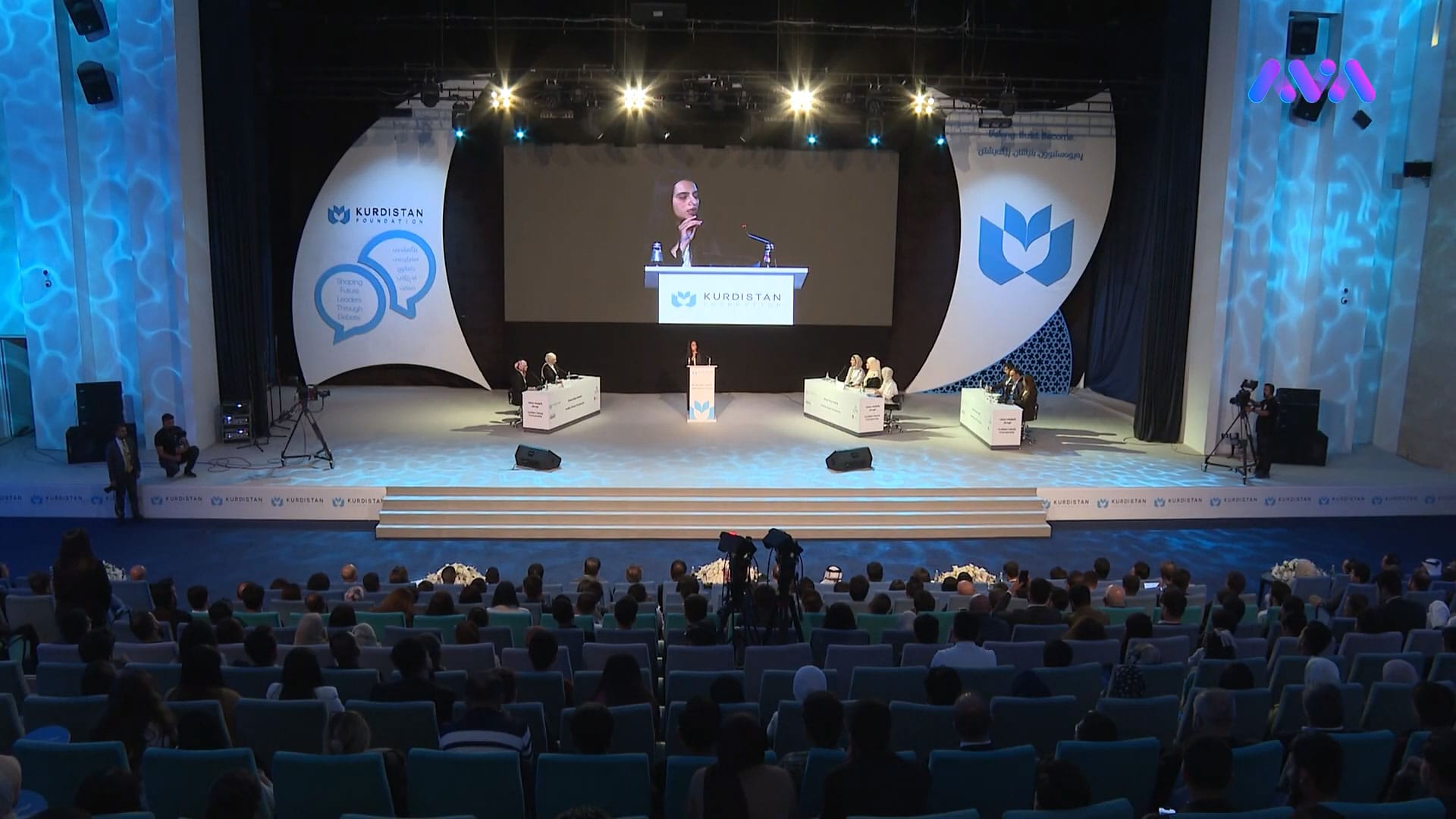 نوێنەری قەتەر فاوندەیشن چۆن وەسفی گەنجانی کورد دەکات؟