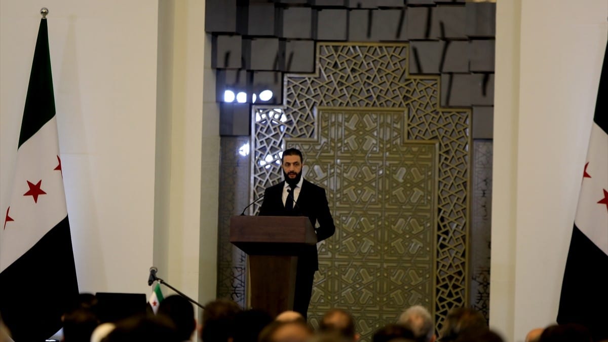 شەرع بۆ سەردانیکردنی بەغدا داوای پارێزبەندیی ئەمریکا دەکات