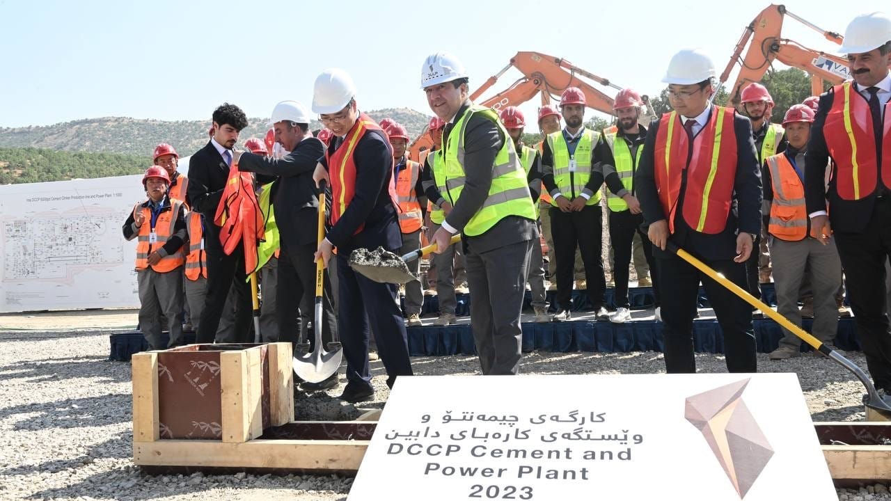 سەرۆکوەزیران مەسرور بارزانی کارگەی چیمەنتۆ و وێستگەی کارەبای دابین دەکاتەوە