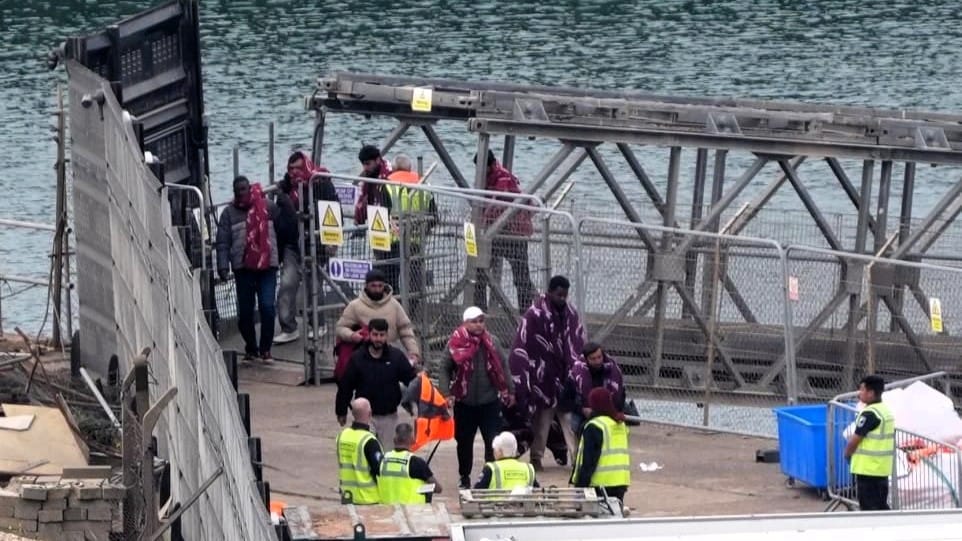 بەلەمێکی کۆچبەران لە كەناڵی ئینگلیز نوقوم دەبێت و دوو كۆچبەر گیان لەدەستدەدەن