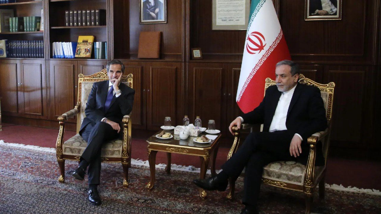 ئێران لە ترسی هێرشەکانی ئیسرائیل ماددە ئەتۆمییەکانی بۆ شوێنێکی دیکە دەگوازێتەوە