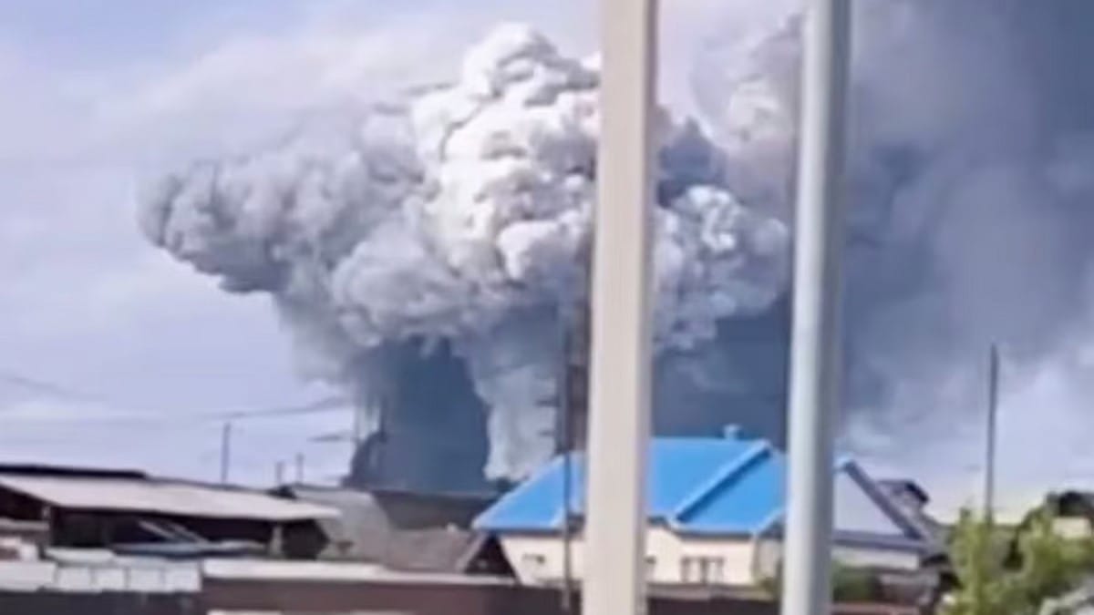 ئۆکراینا فڕۆکەخانەیەکی ڕووسیا بۆردوومان دەکات