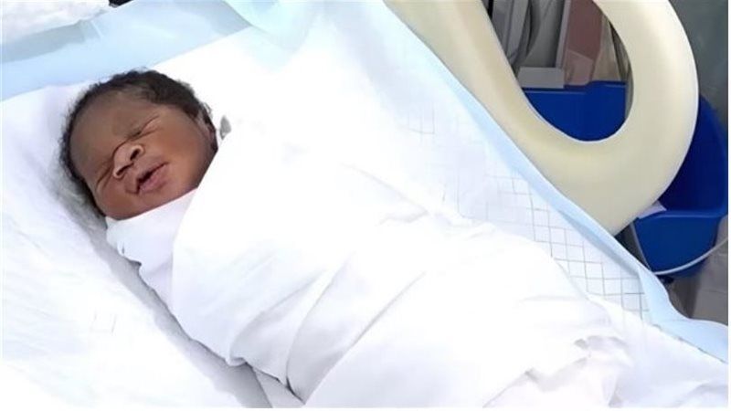 یەکەم منداڵ لەسەر کێوی عەرەفات لەدایکبوو