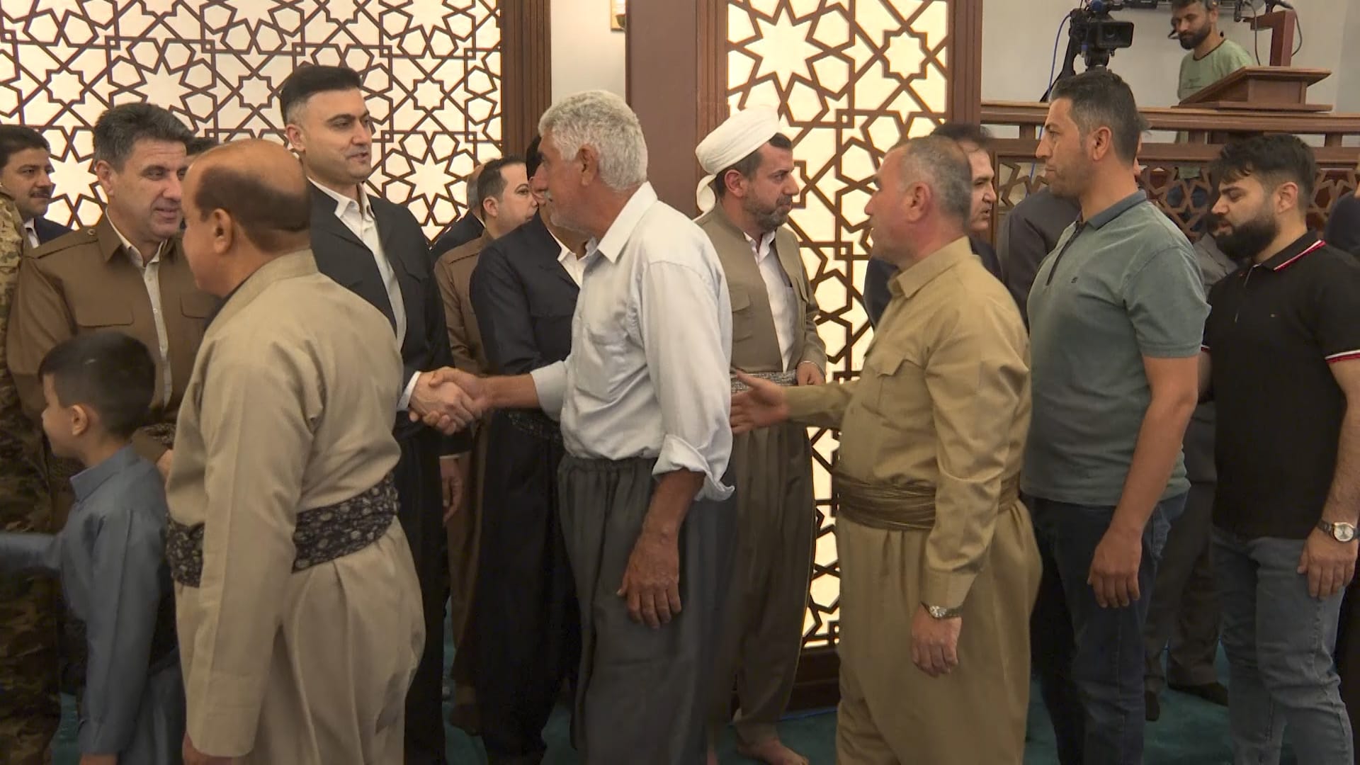 ئاڤا حوكمی شەرعیی نوێژی جەژن لە ڕۆژی هەینیدا ڕوون دەكاتەوە