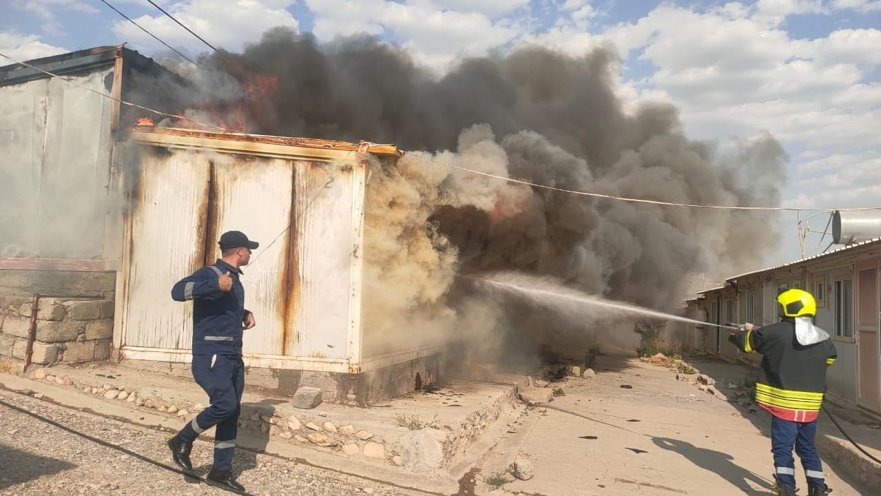 ئاگر لە کەمپێکی ئاوارەکانی زاخۆ دەکەوێتەوە