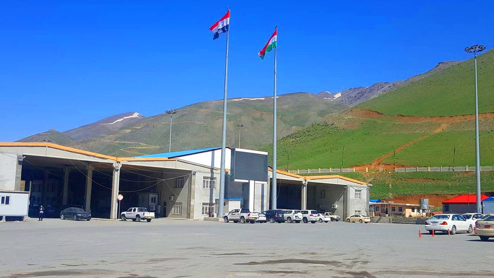 لەماوە شەش ڕۆژدا 32 هەزار گەشتیار لە دەروازەی حاجی ئۆمەران هاتوچۆیان کردووە