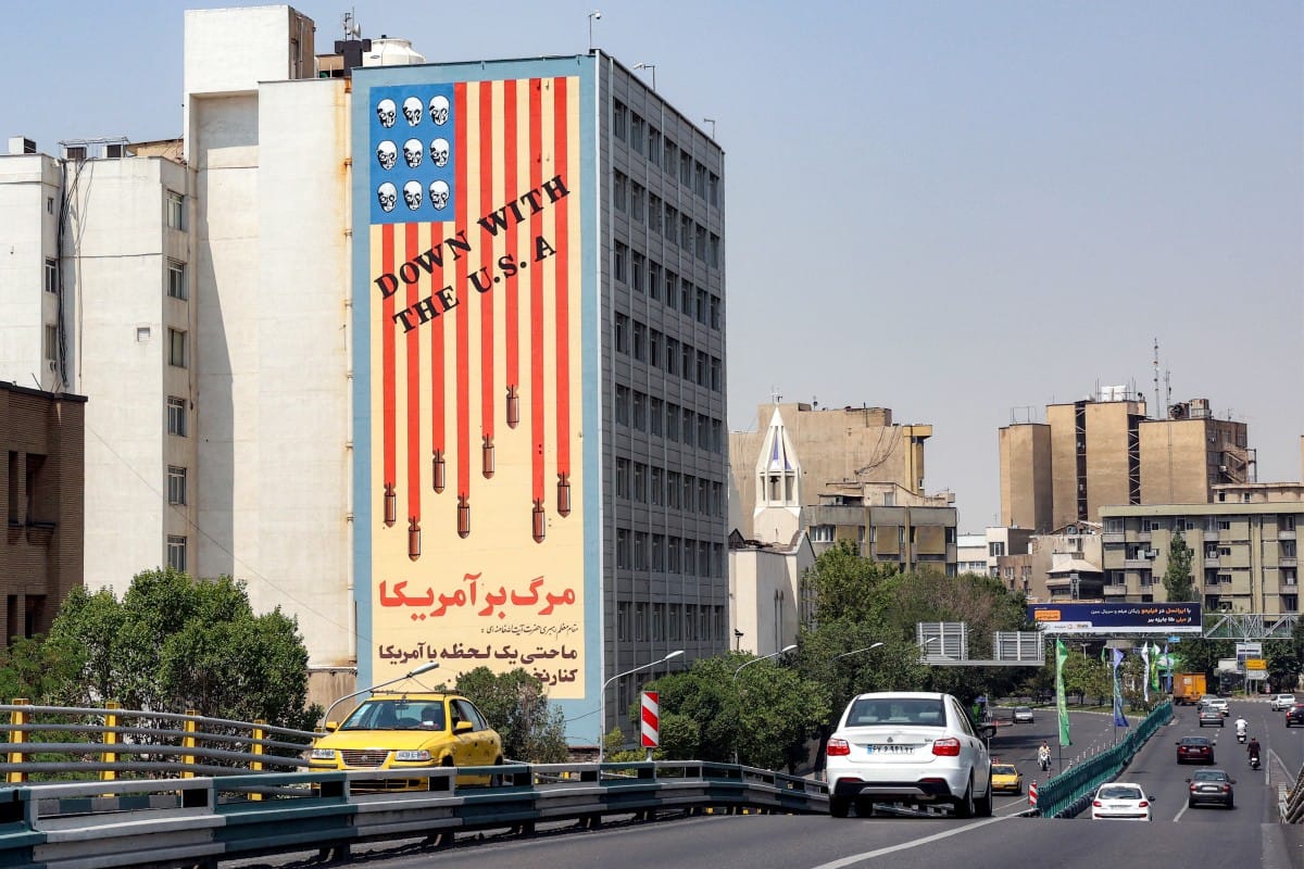 وەزارەتی دەرەوەی ئەمریکا بۆ هاووڵاتیانی: بەزوویی خاکی ئێران جێبهێڵن