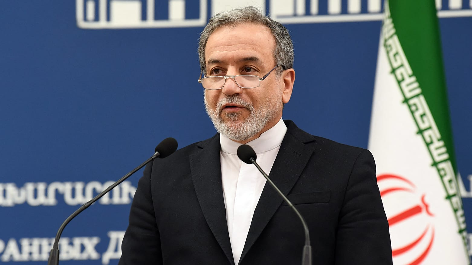 وەزیری دەرەوەی ئێران: دانبەخۆداگرتن بێمانایە