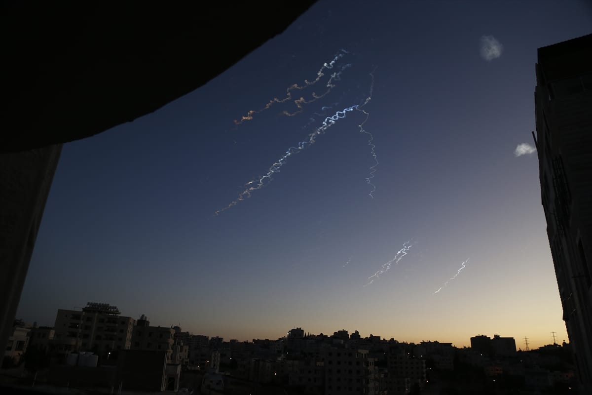 ئێران: دوو هەزار مووشەک ئاراستەی ئیسرائیل دەکەین