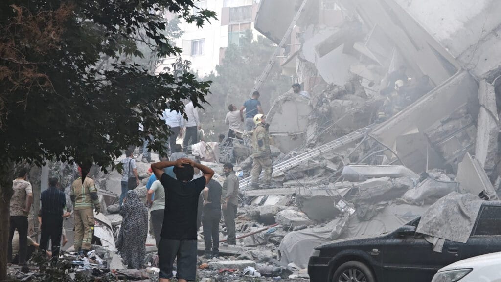 ڕێکخراوی هەنگاو: لە شەڕی سێ ڕۆژەی ئیسرائیل و ئێران زیاتر لە 300 سەربازی ئێران کوژراون