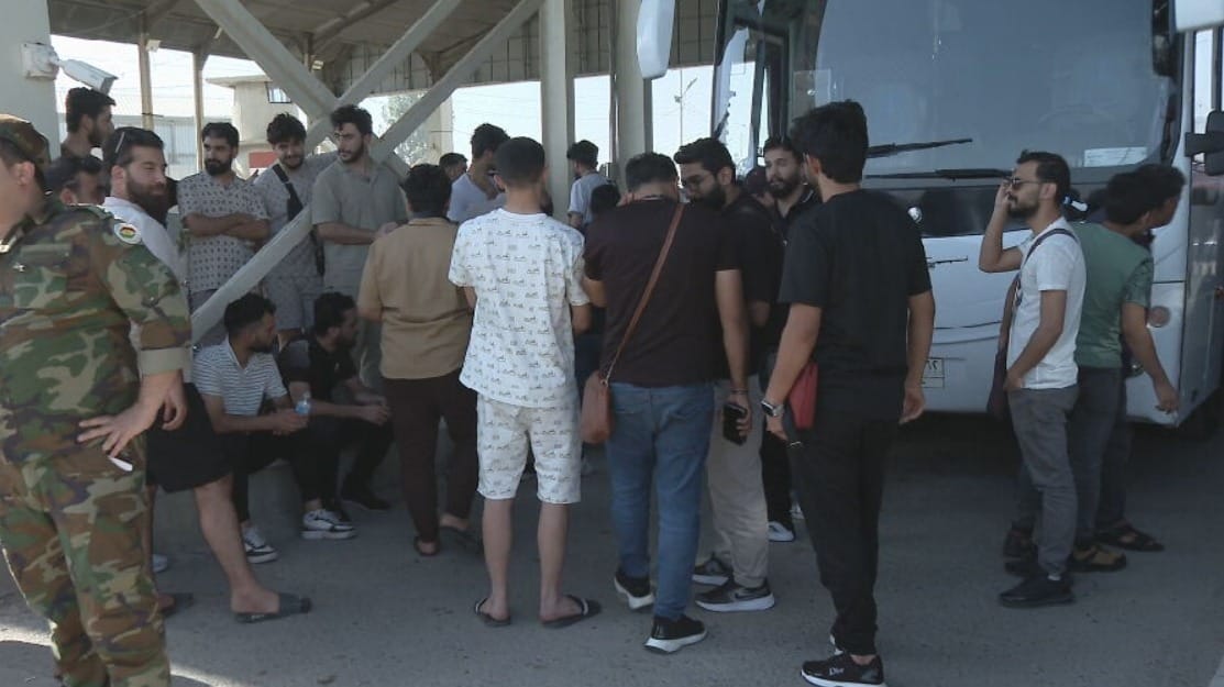 گەشتیارانی دوورگەی کیش گەڕێنرانەوە