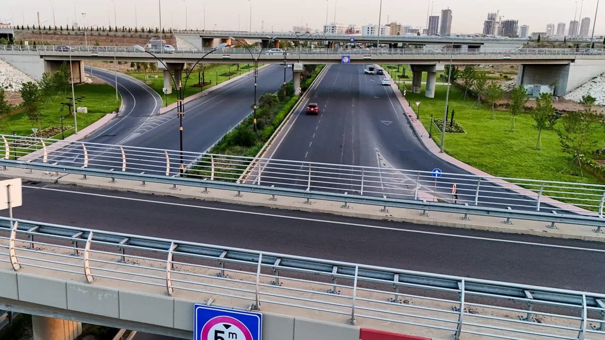 وەزارەتی ئاوەدانکردنەوە کار لەسەر جێبەجێکردنی 183 پڕۆژەی ڕێگاوبان دەکات