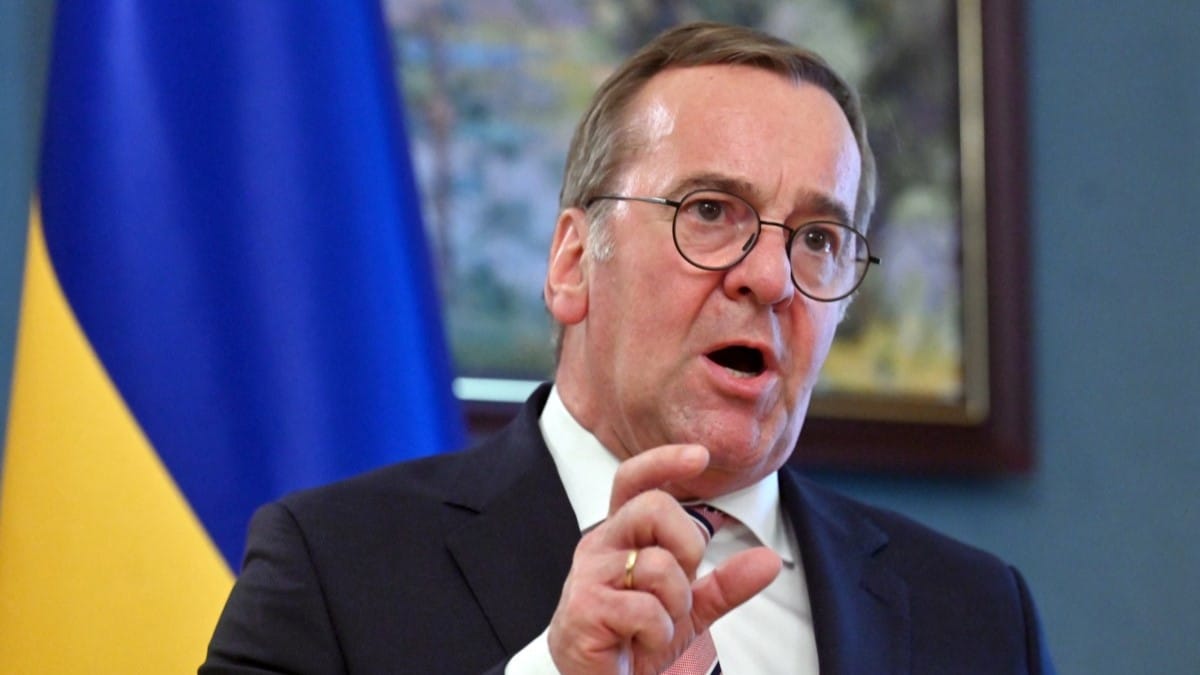 وەزیری بەرگریی ئەڵمانیا بۆ ئێران: بۆ دانوستان درەنگ نییە