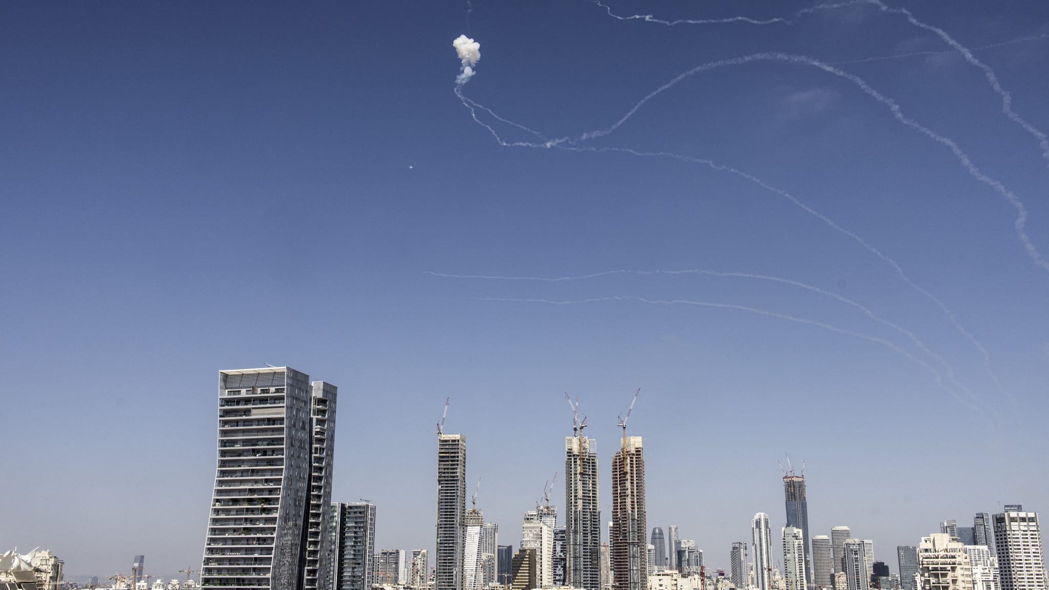 بەرپرسێکی ئێرانی: مووشەکەکانمان ئیتر هەڕەمەکی نین و بە وردی ئامانجەکانیان دەپێکن
