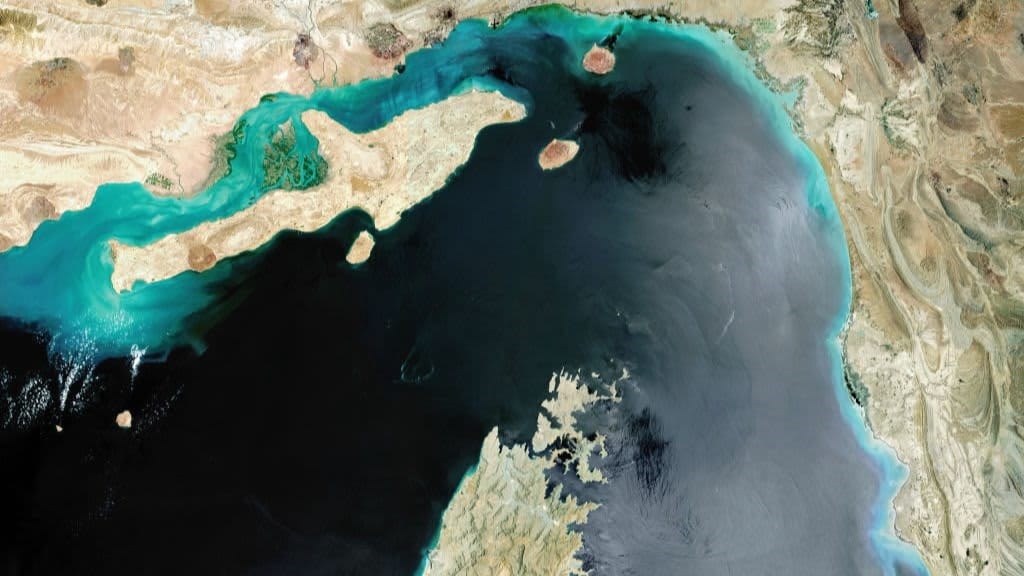 ڕووسیا: گەرووی هورمز دابخرێت ئەمریکا باجی گەورە دەدات