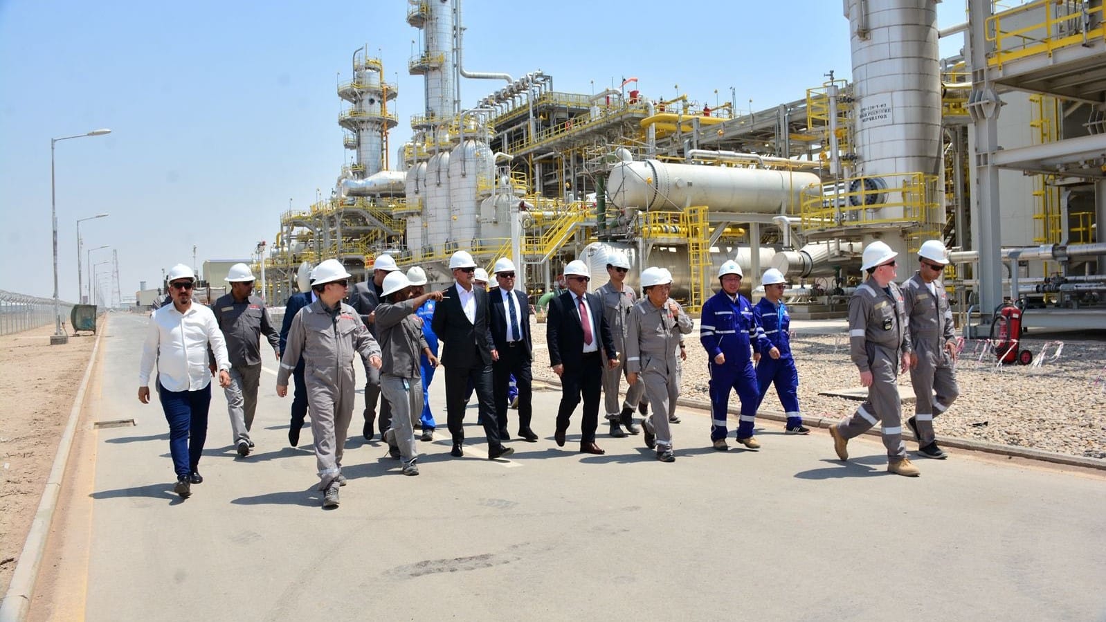 کۆمپانیا نەوتییەکان ژمارەی کارمەندەکانیان لە بەسرە کەم دەکەنەوە