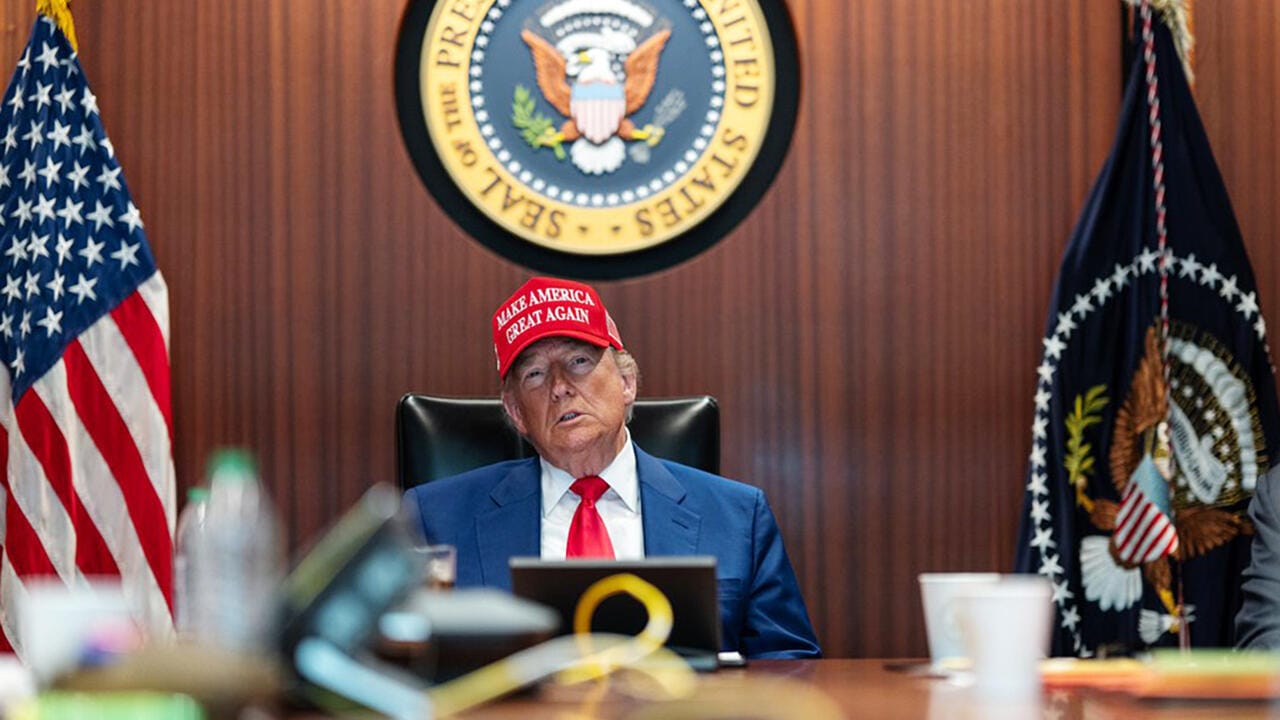 ترەمپ: سوپاسی ئێران دەکەین پێش هێرشەکە ئاگاداری کردین