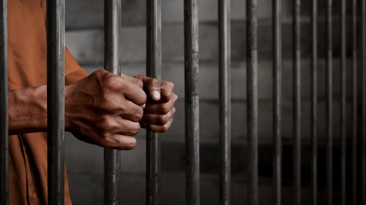 میدیای ئێرانی: سزادراوانی زیندانی ئێڤین گواسترانەوە بۆ زیندانی دیکە لە تاران