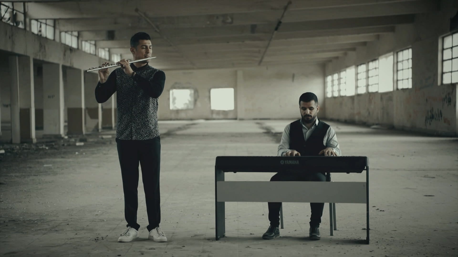 دوو گەنجی سلێمانی "بەرزە کۆلیلە"ی عەباسی کەمەندی لەڕێگەی ئاڤاوە بڵاودەکەنەوە