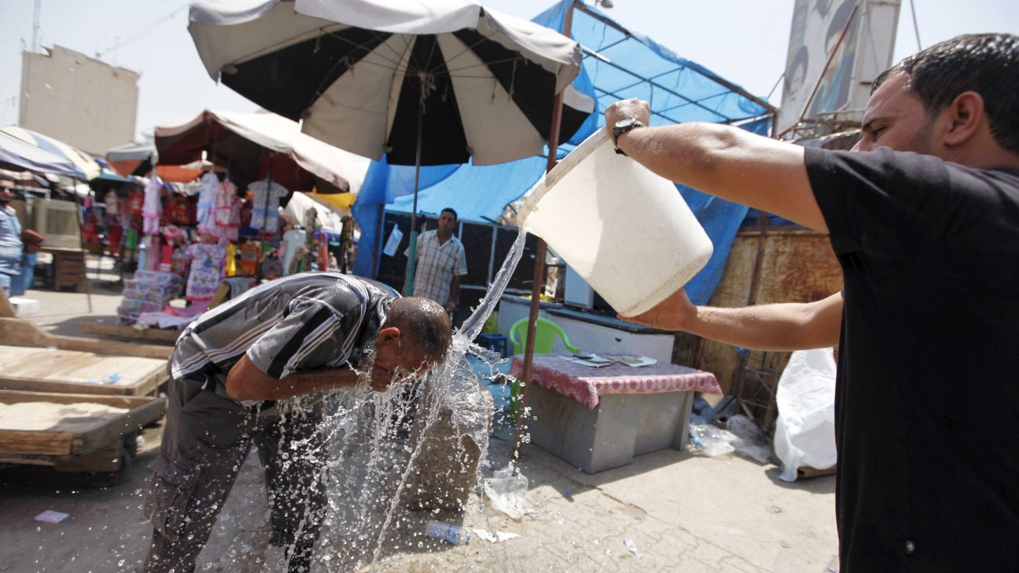 بەهۆی گەرمای بەتین لە بەسرە دەوامی حكومی کاتژمێرێک كەمدەكرێتەوە