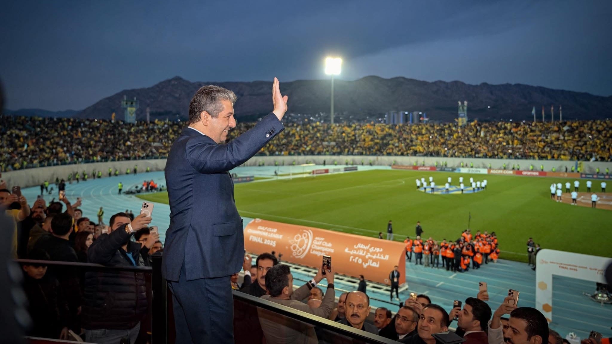 مەسرور بارزانی پیرۆزبایی لە هەردوو یانەی دهۆک و زاخۆ دەکات